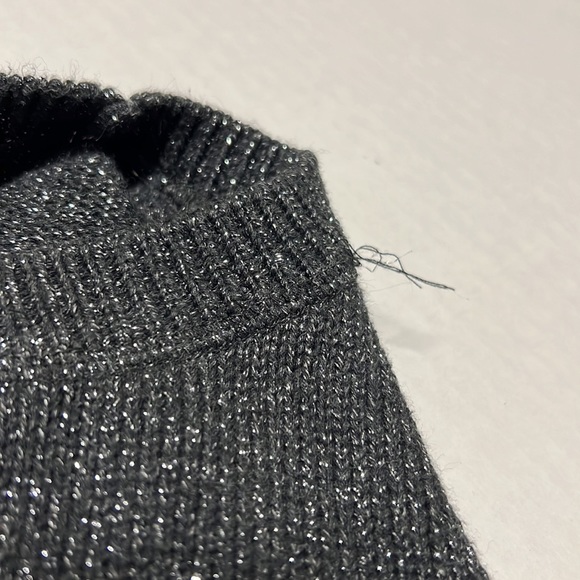 DKNY CrewNeck Sweater Women’s Size XS Charcoal Grey with Metallic Silver - Picture 11 of 11